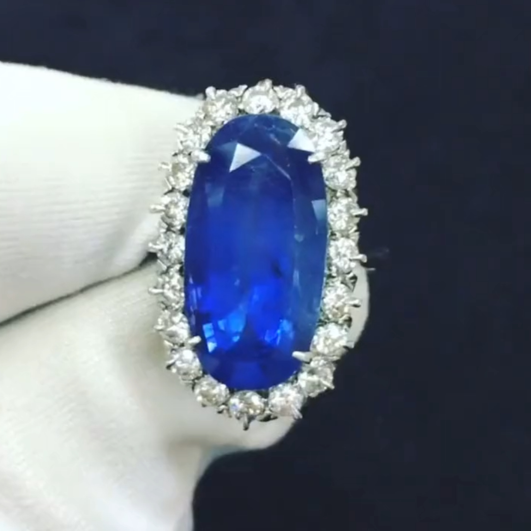 Antique Old Mine 11.30 Carat  Blue Sapphire Stone Ring