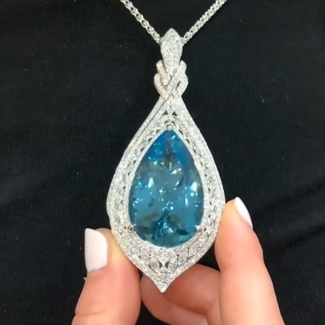 Luxury 15ct Pear Cut Aquamarine Pendant Necklace