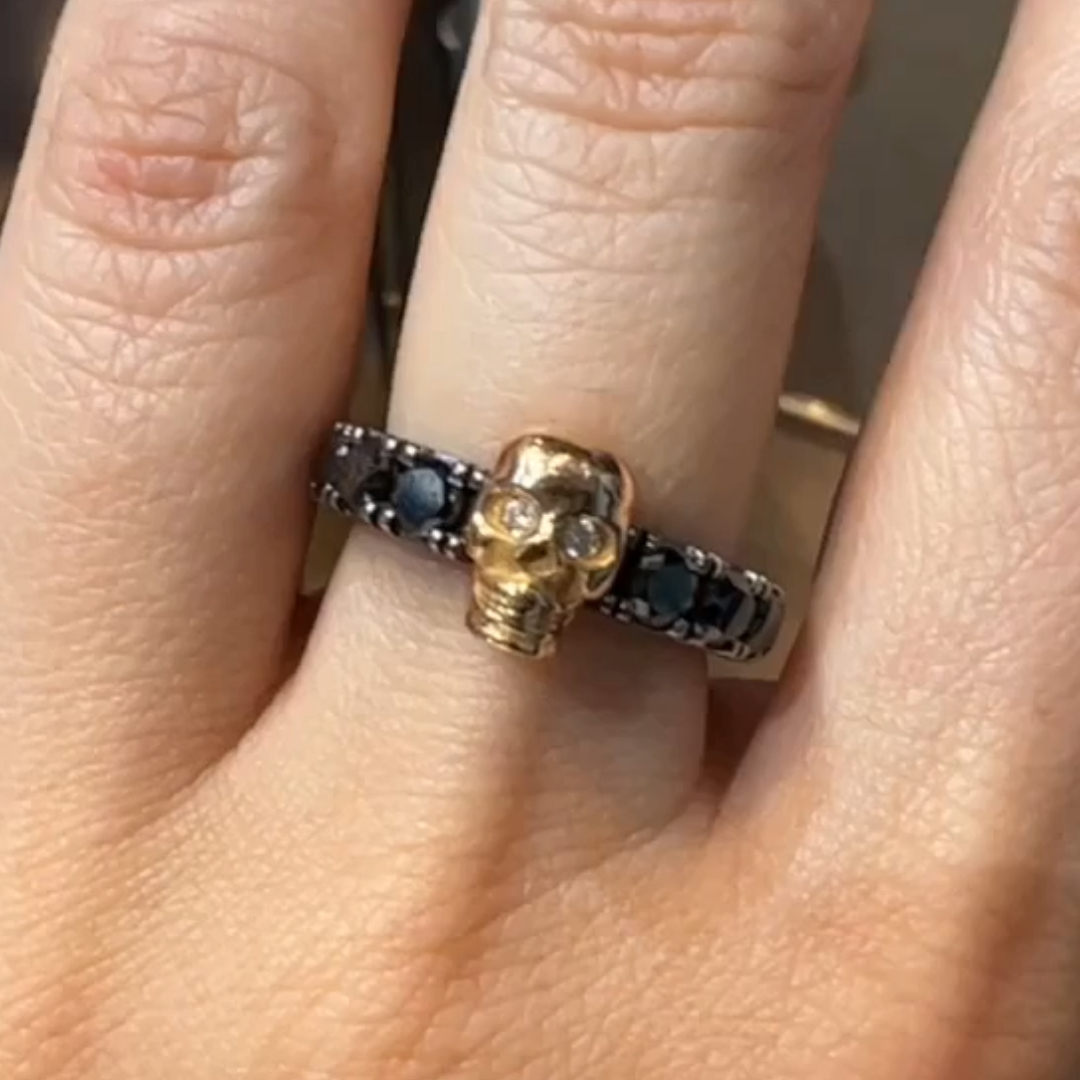 Unisex 1.20ct Black Stone Skull Ring  in Contemporary