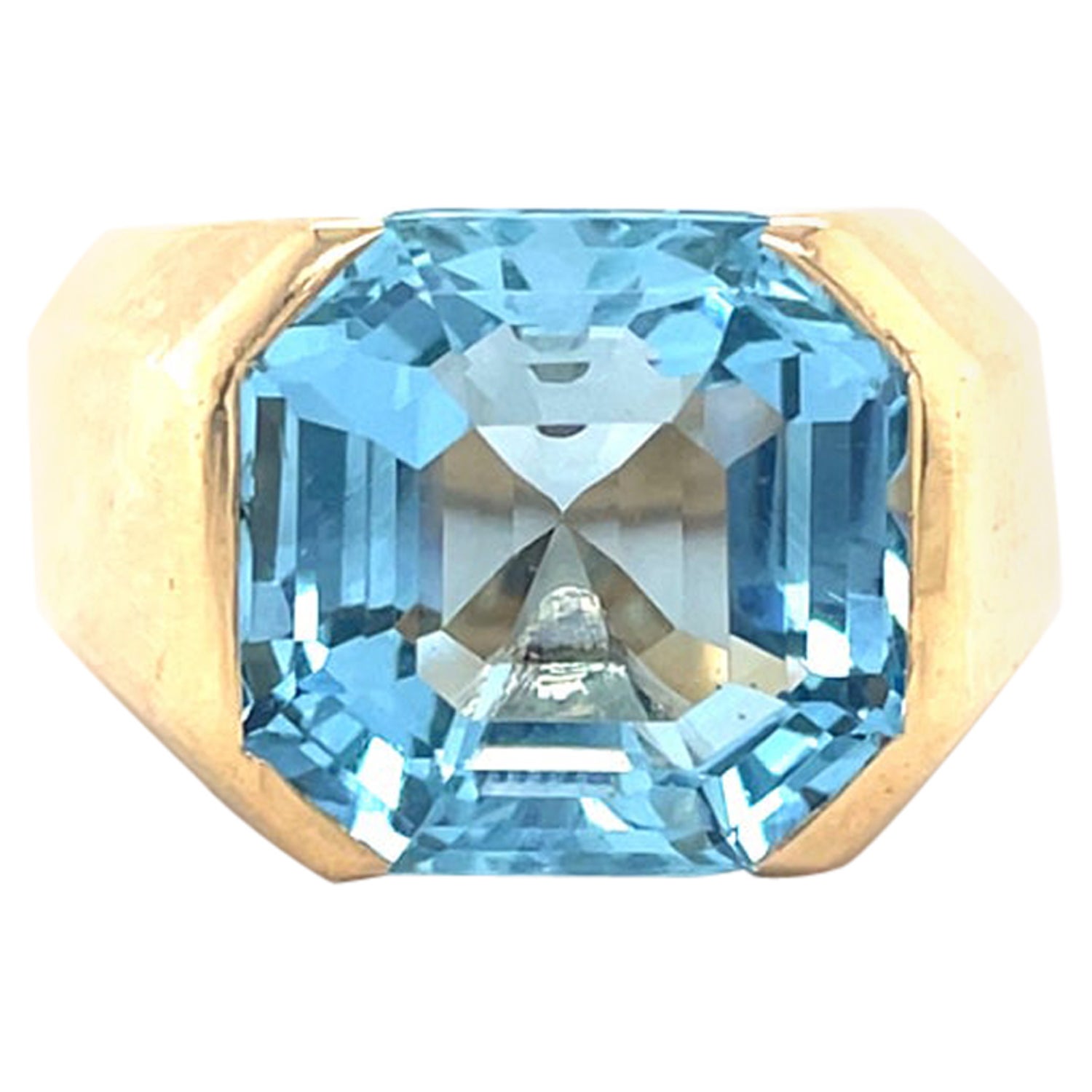 Vintage Aquamarine Single Stone Ring in Gold