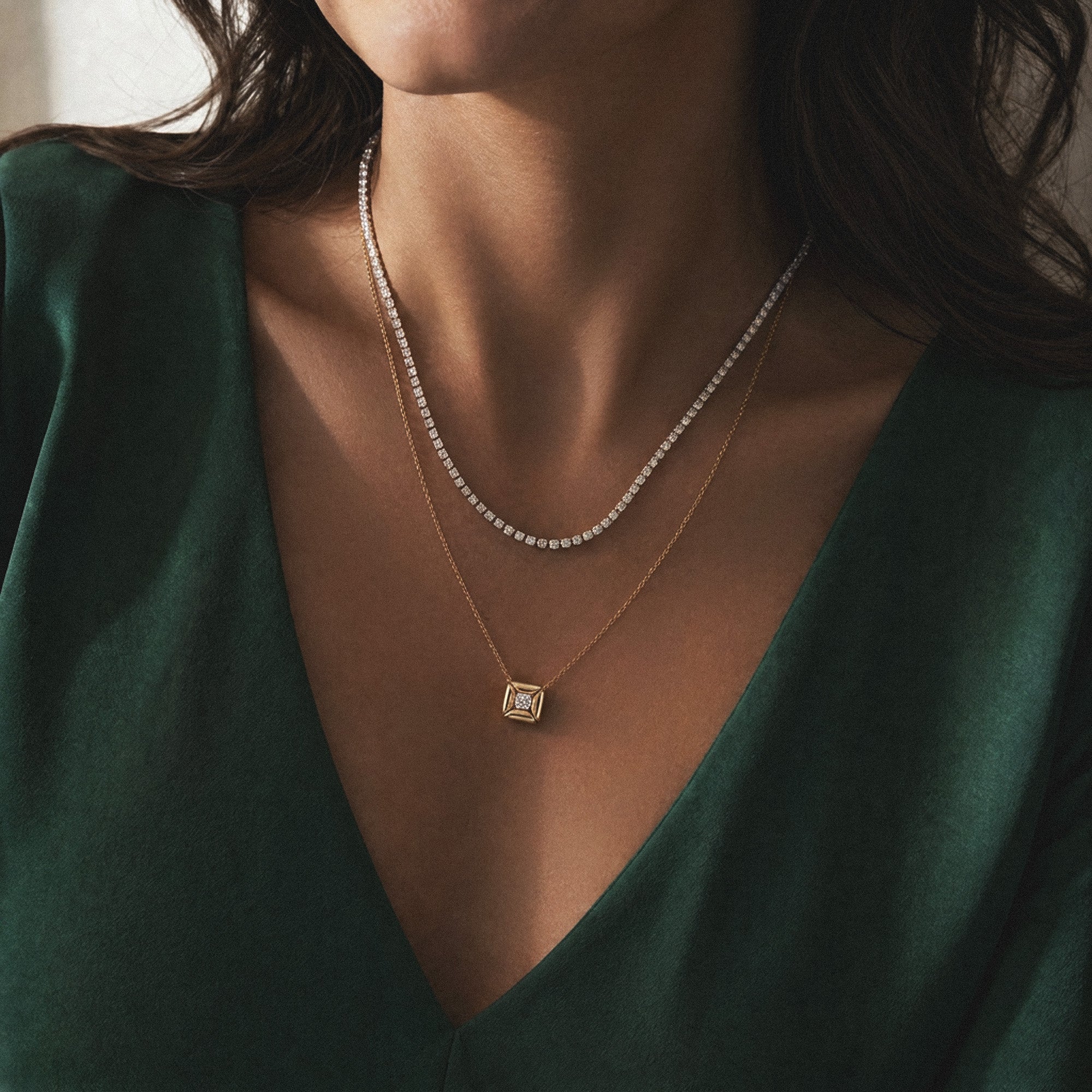Unique Design 2ct Flower Necklaces