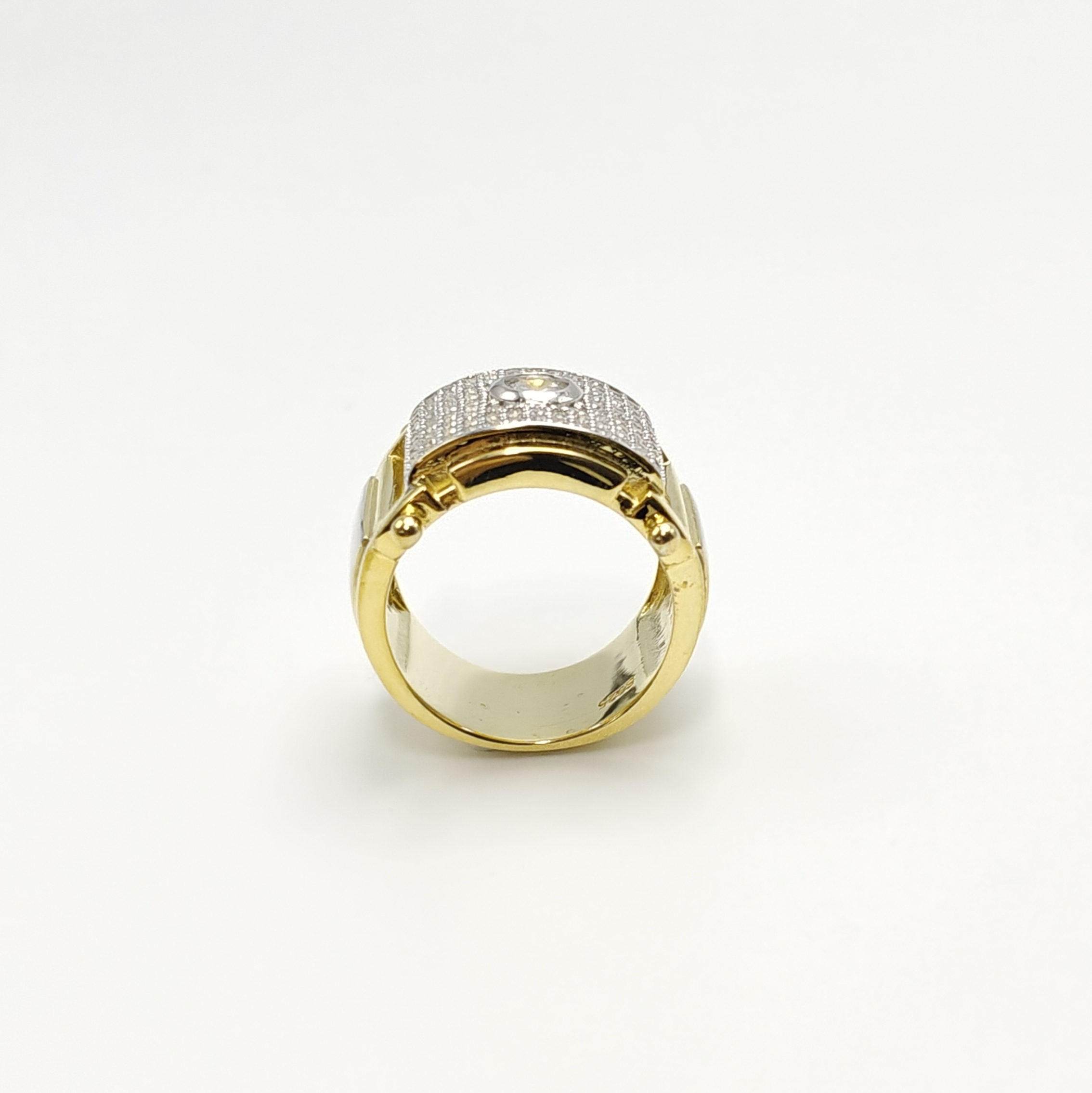 Men's Round Cut Moissanite Ring in Gold