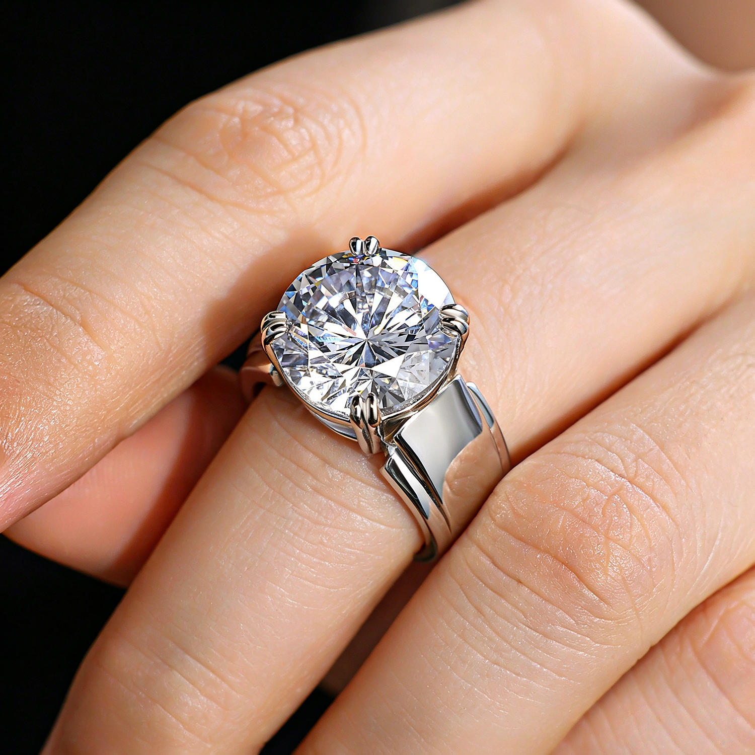 Round Cut White Four‑Prong Setting S925 Sterling Silver Moissanite