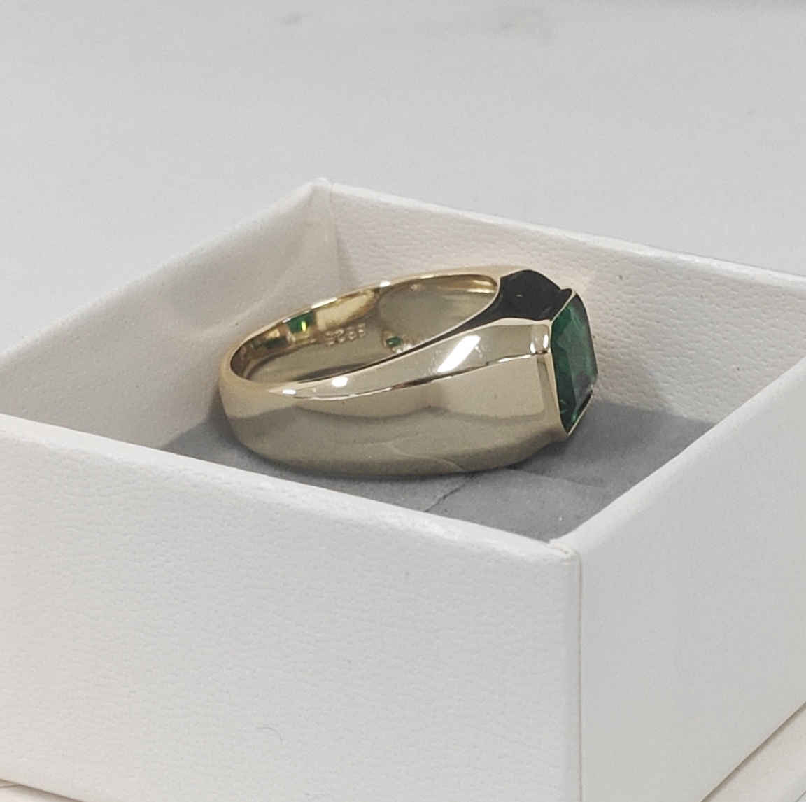 Stunning 4.25ct Emerald Stone Ring For Men