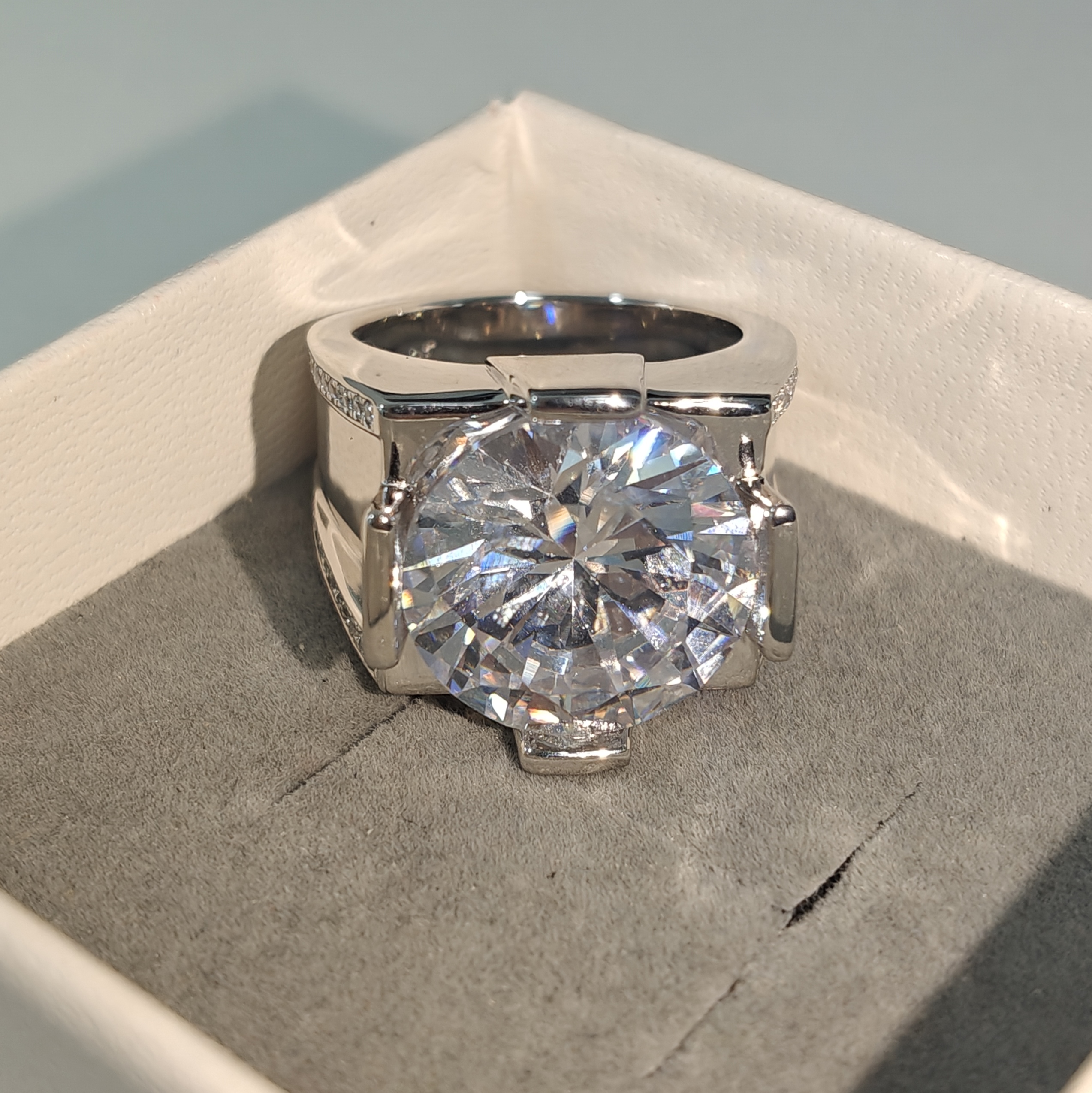 9.25ct Round Cut White Stone Ring for Men