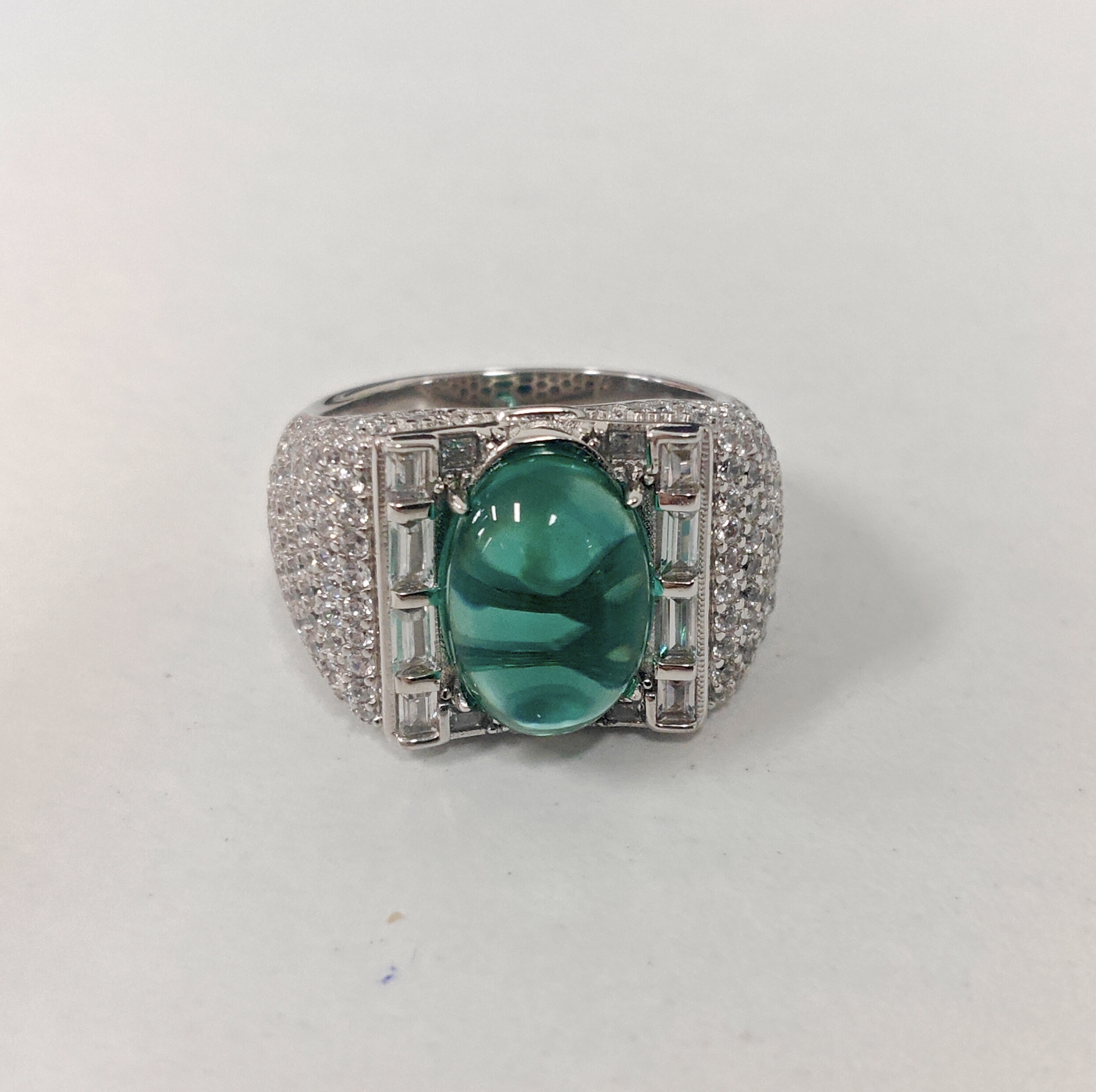 Art Deco Setting 7.01ct Cabochon Emerald Green Ring