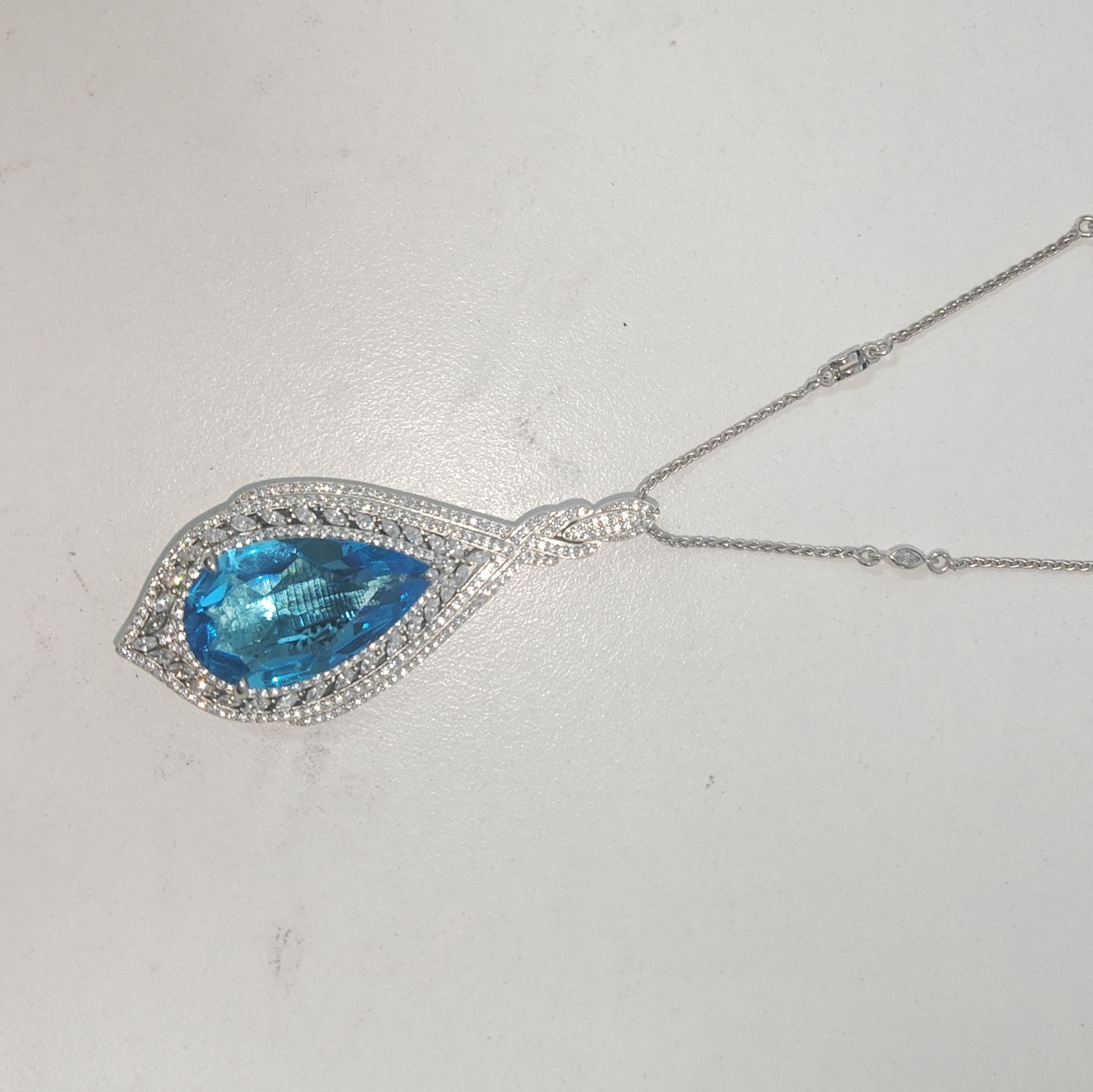 Luxury 15ct Pear Cut Aquamarine Pendant Necklace