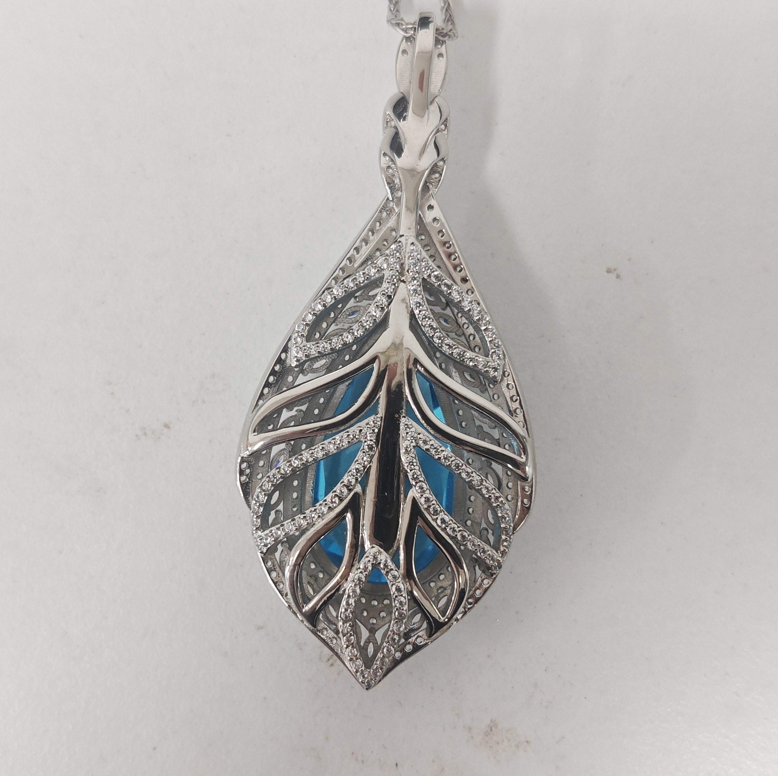 Luxury 15ct Pear Cut Aquamarine Pendant Necklace