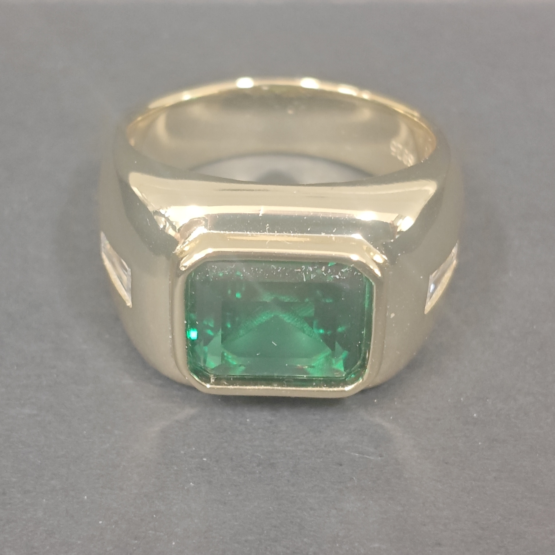 2.9ct Bezel Set Emerald Green Ring for Men