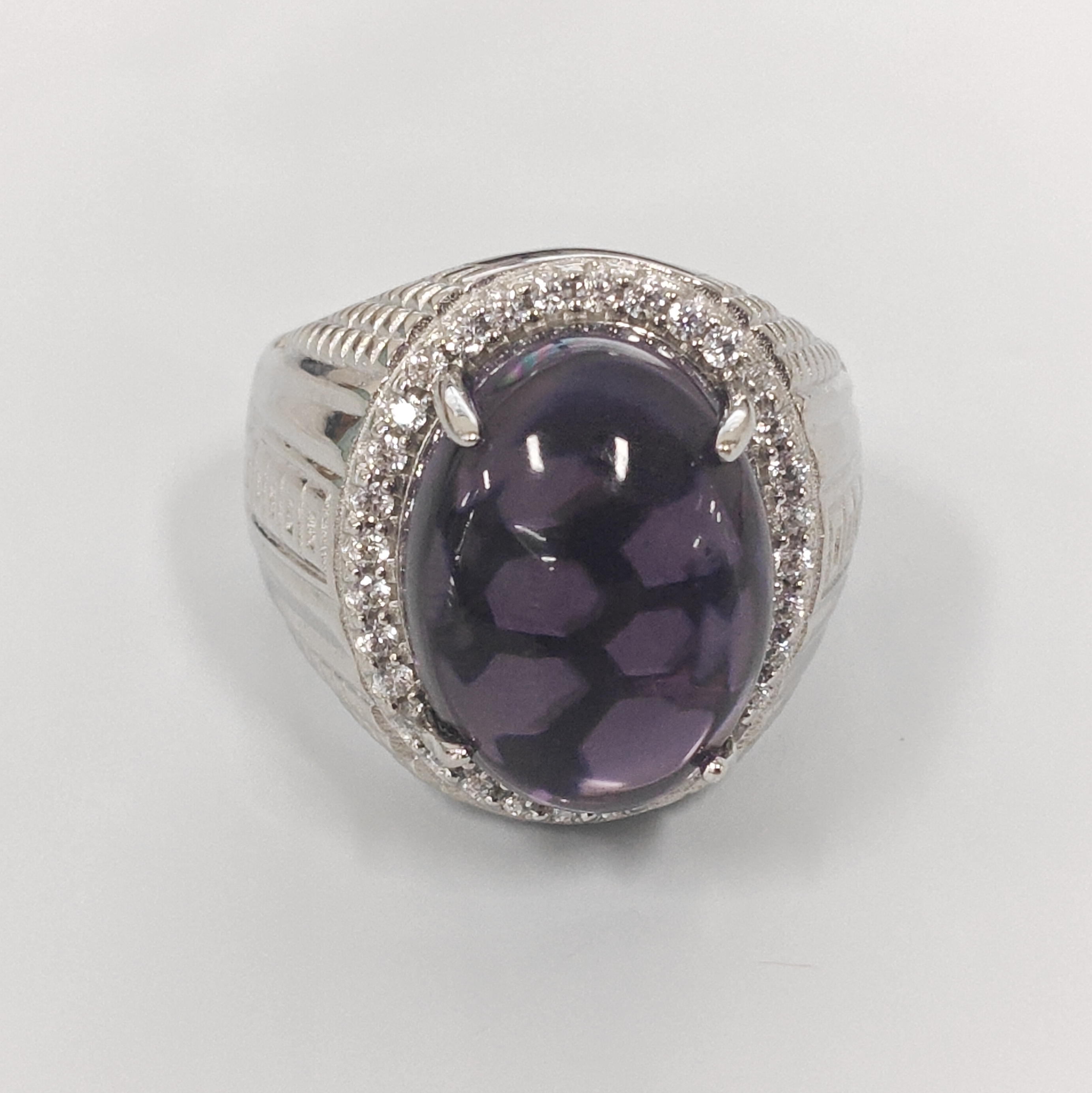 6.2 Carats Amazing Oval Cut Beauty Purple Cab Amethys Ring