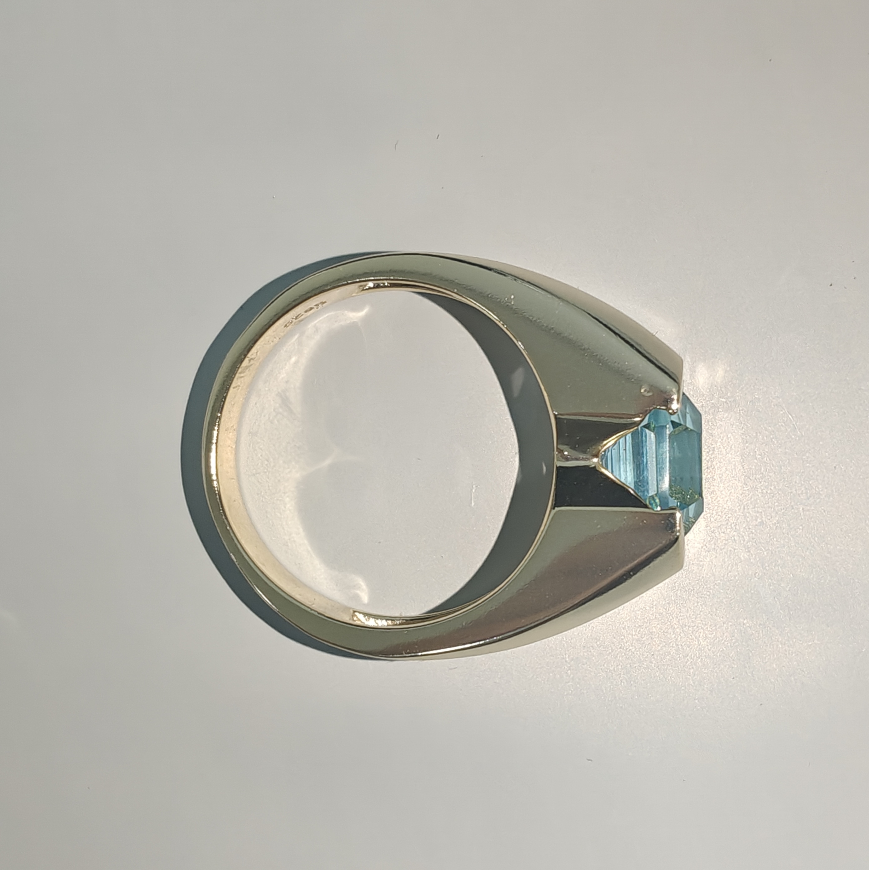 Vintage Aquamarine Single Stone Ring in Gold