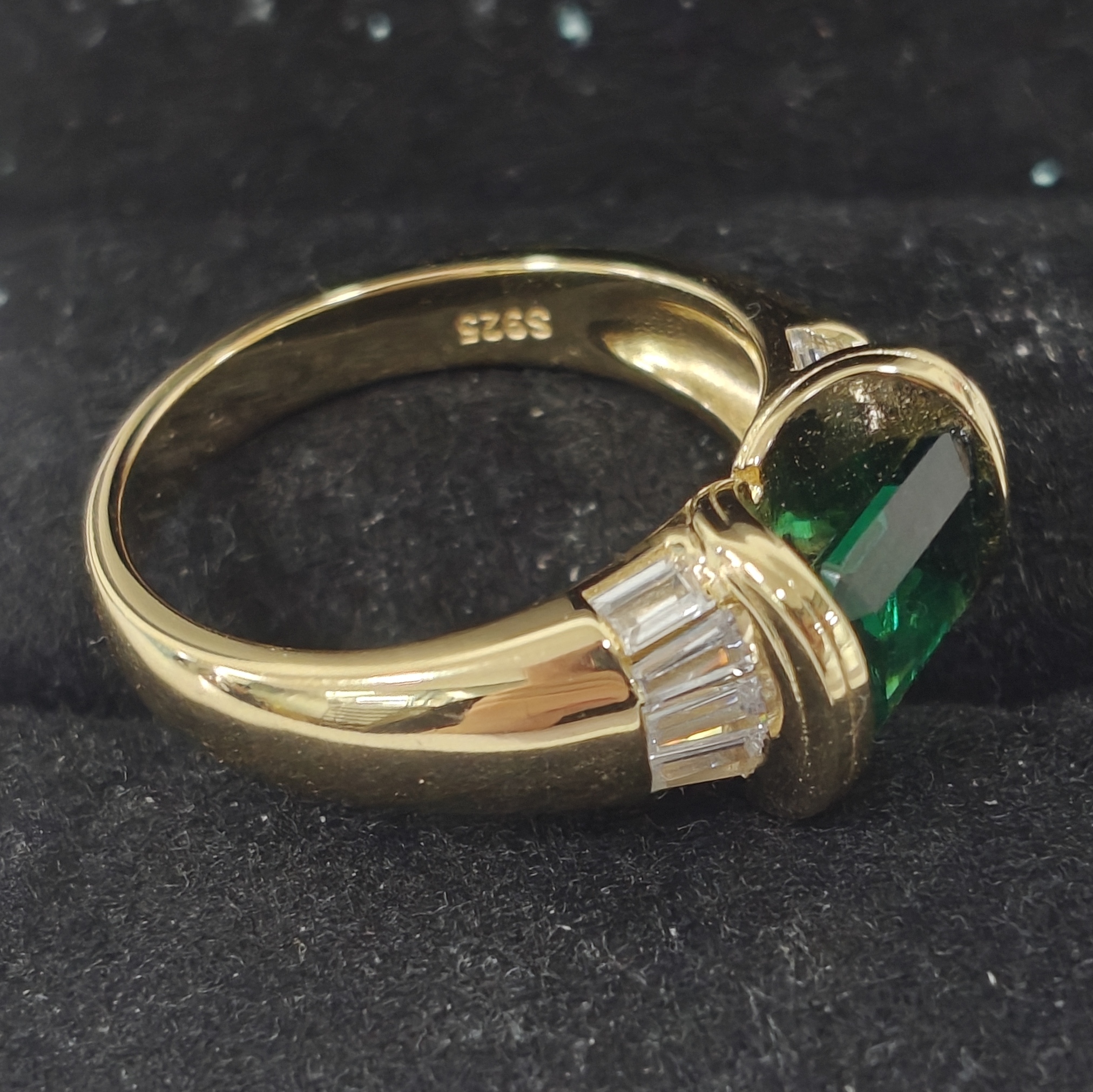 Retro Design 5ct Asscher Cut Emerald Ring