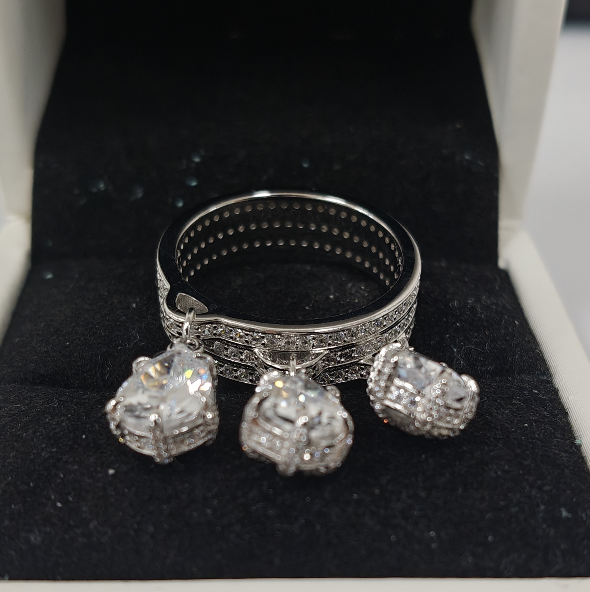 11.35ctw Pendant Design White Stone Eternity Ring