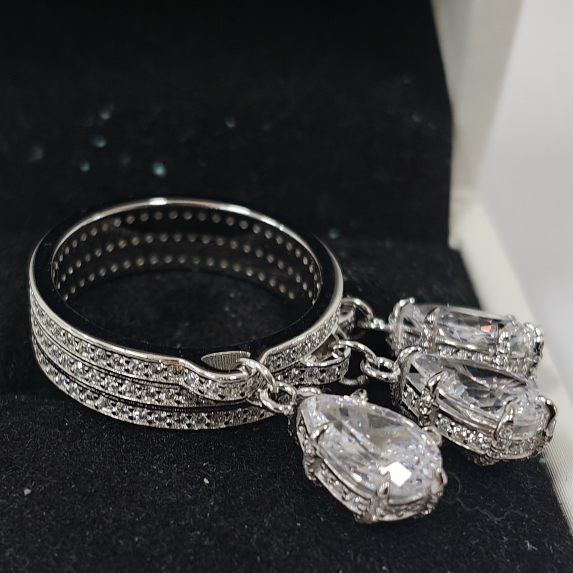 11.35ctw Pendant Design White Stone Eternity Ring