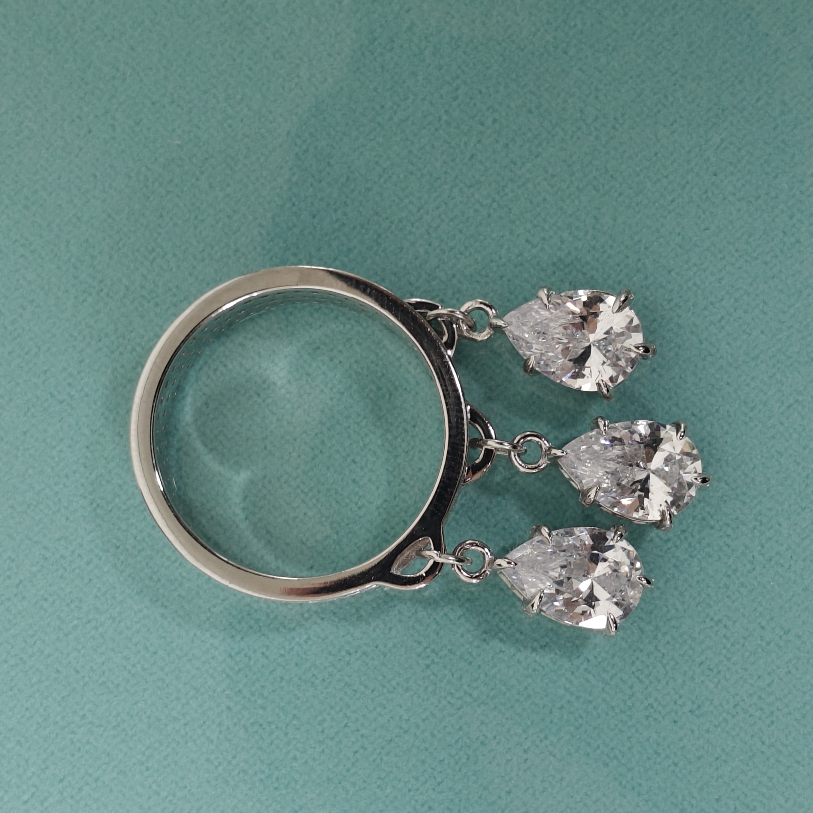 11.35ctw Pendant Design White Stone Eternity Ring