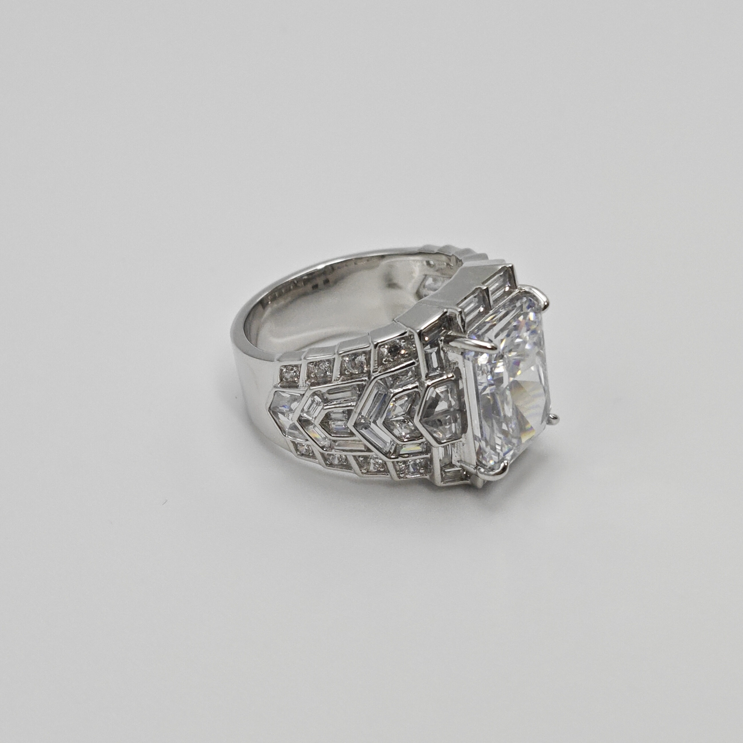 Stunning 10ct Radiant Cut White Stone Ring  for Men