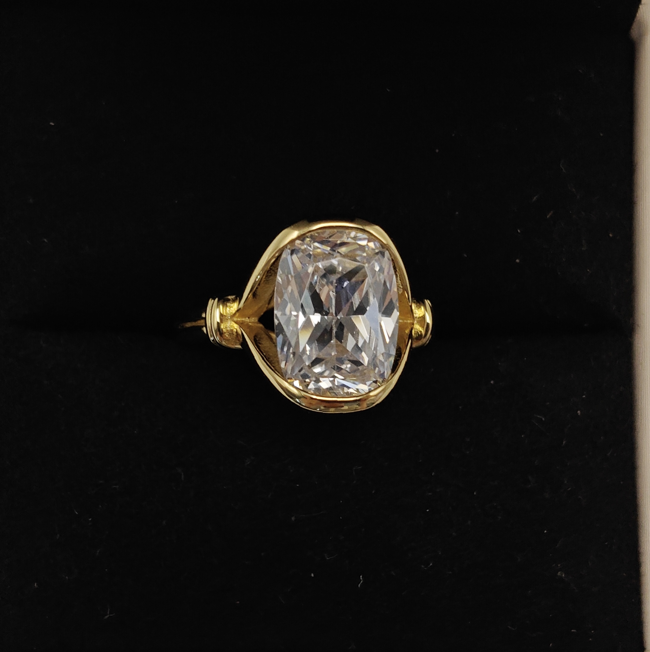 Knot Design 4.35ct Old Mine Cushion Ring