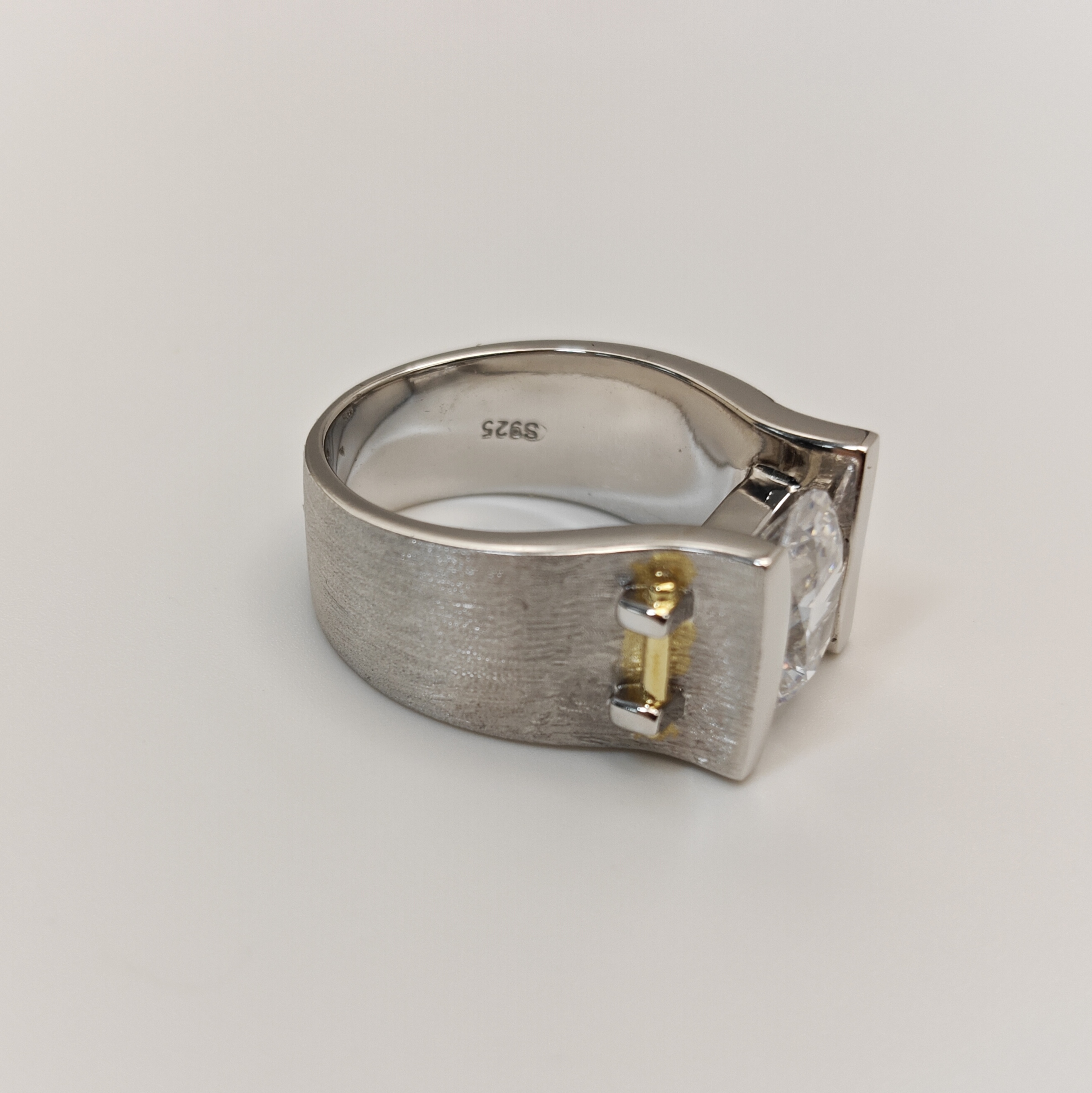 Industrial Design 3ct Oval Cut White Stone Ring