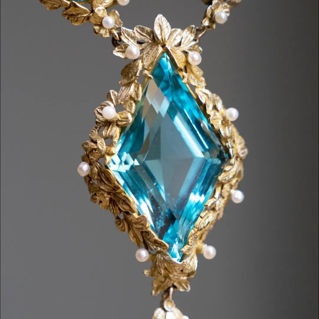 Vintage Design Four-stone aquamarine drop necklace