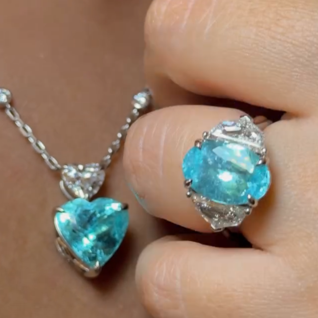 Heart-shaped Paraíba Tourmaline Pendant Necklace
