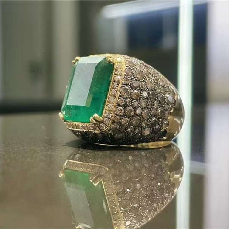 15ct Emerald Cocktail Ring in Sterling Silver