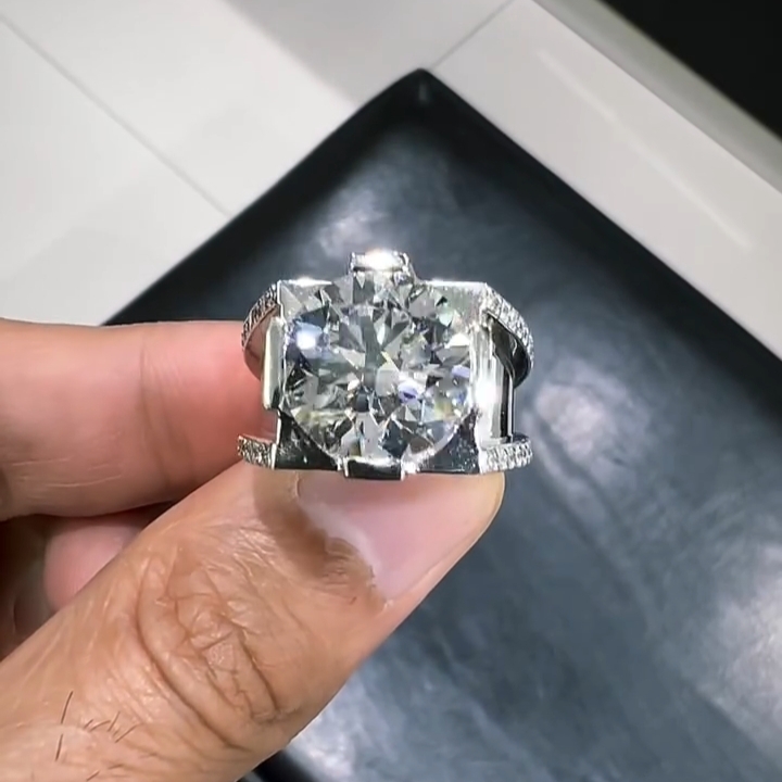 9.25ct Round Cut White Stone Ring for Men