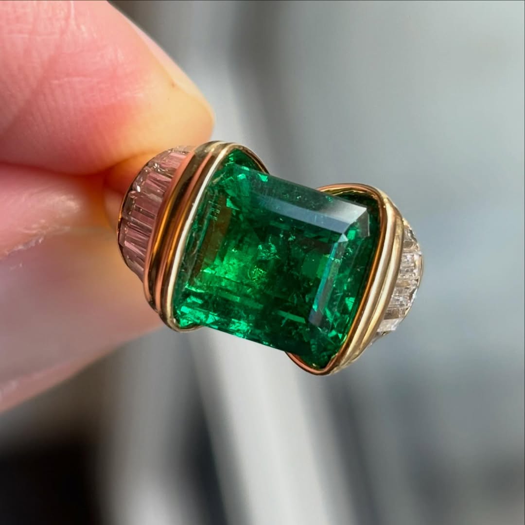 Retro Design 5ct Asscher Cut Emerald Ring