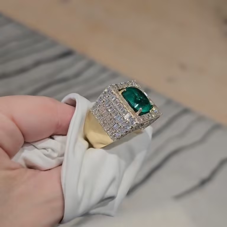8ct Cushion Cut Emerald Green Stone Ring In Hip Hop Style