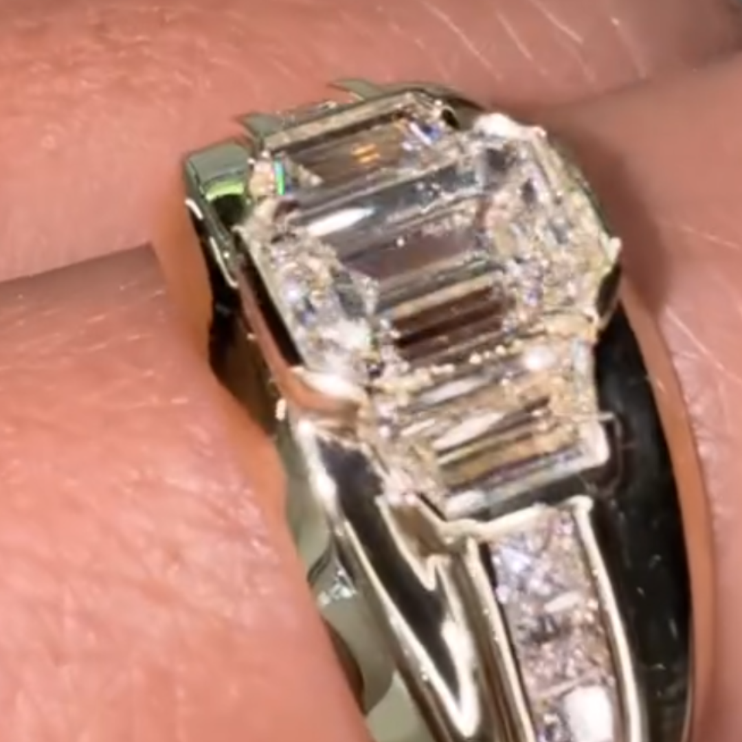 2ct Men‘s Emerald Cut White Stone Ring