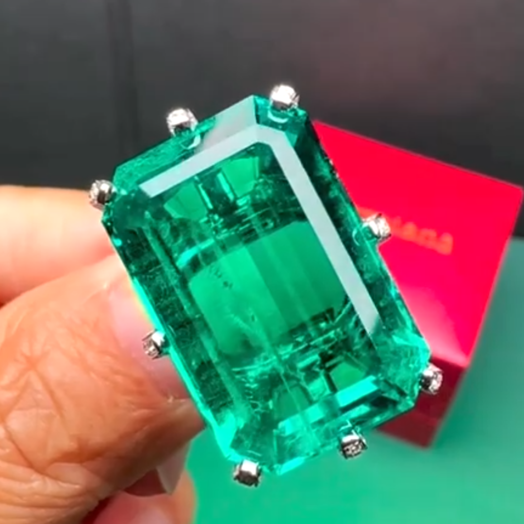 15ct East-west Design Emerald Ring