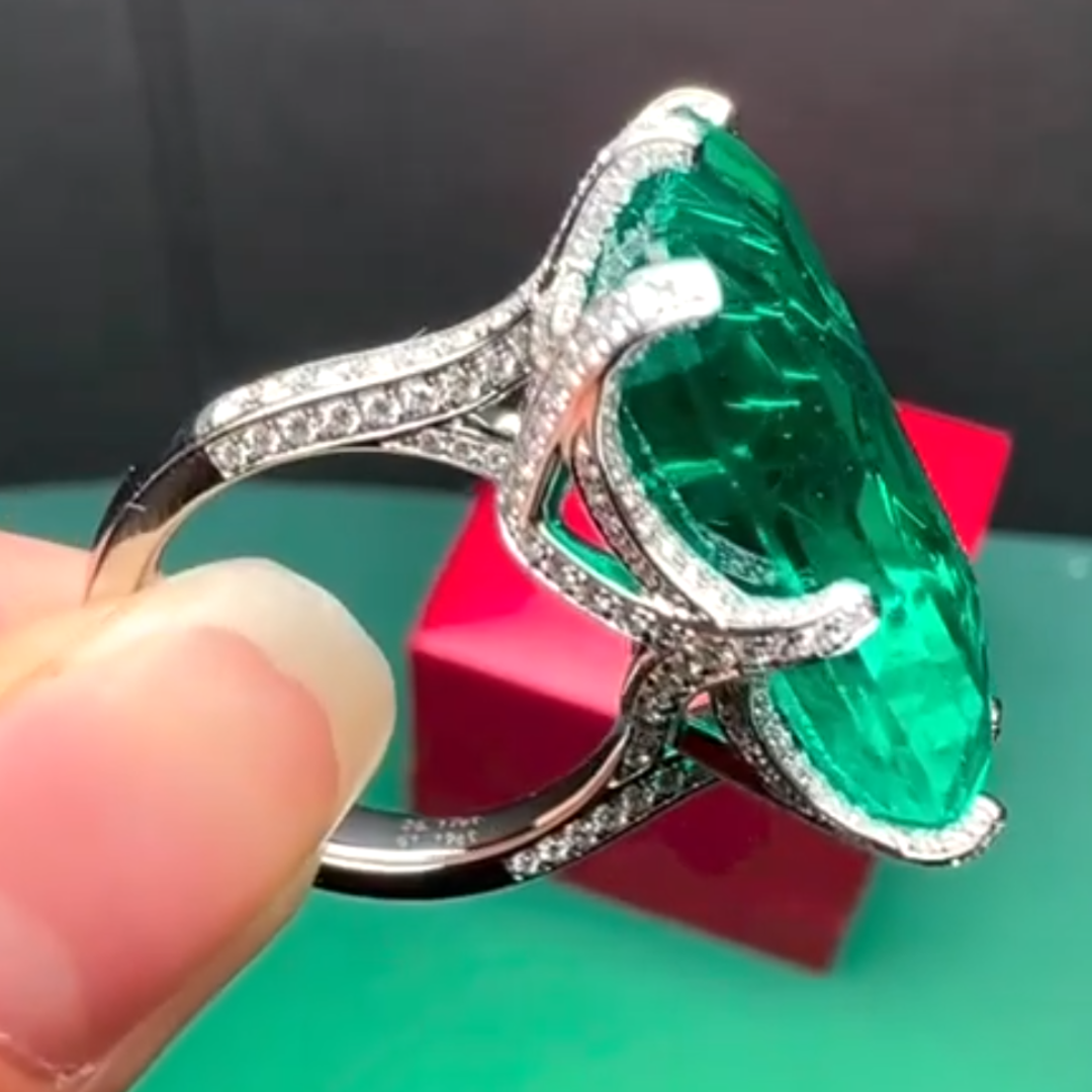 15ct East-west Design Emerald Ring