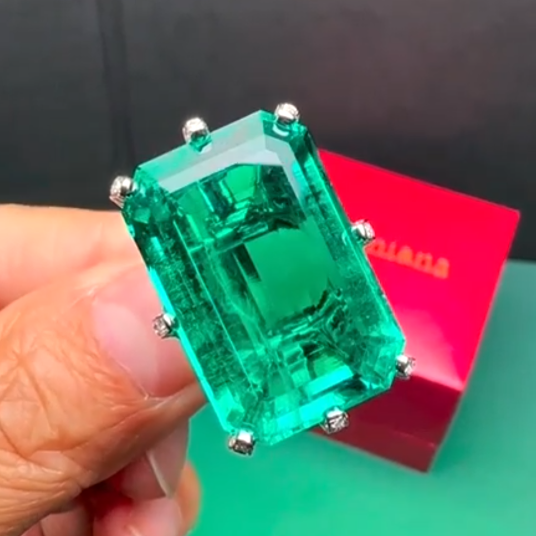 15ct East-west Design Emerald Ring
