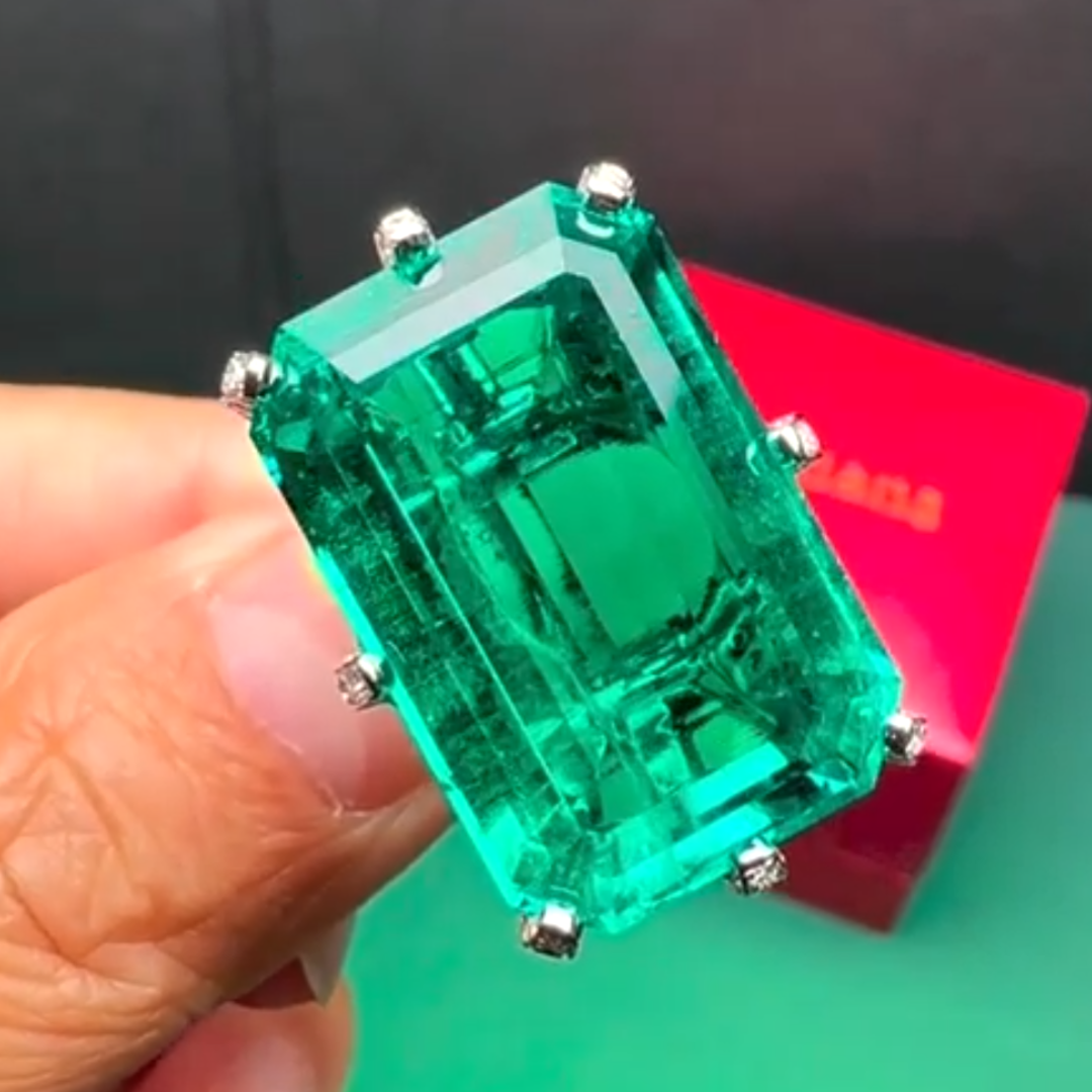 15ct East-west Design Emerald Ring