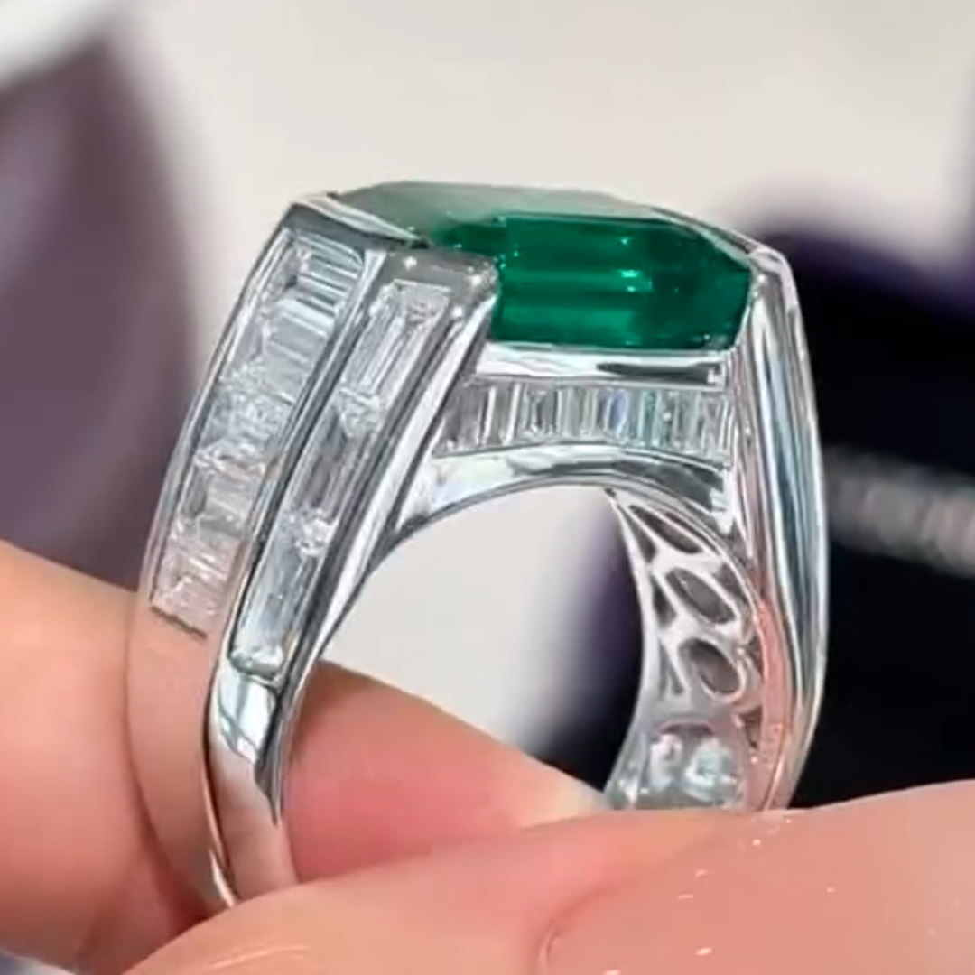 10ct Men's Emerald Green Stone Ring