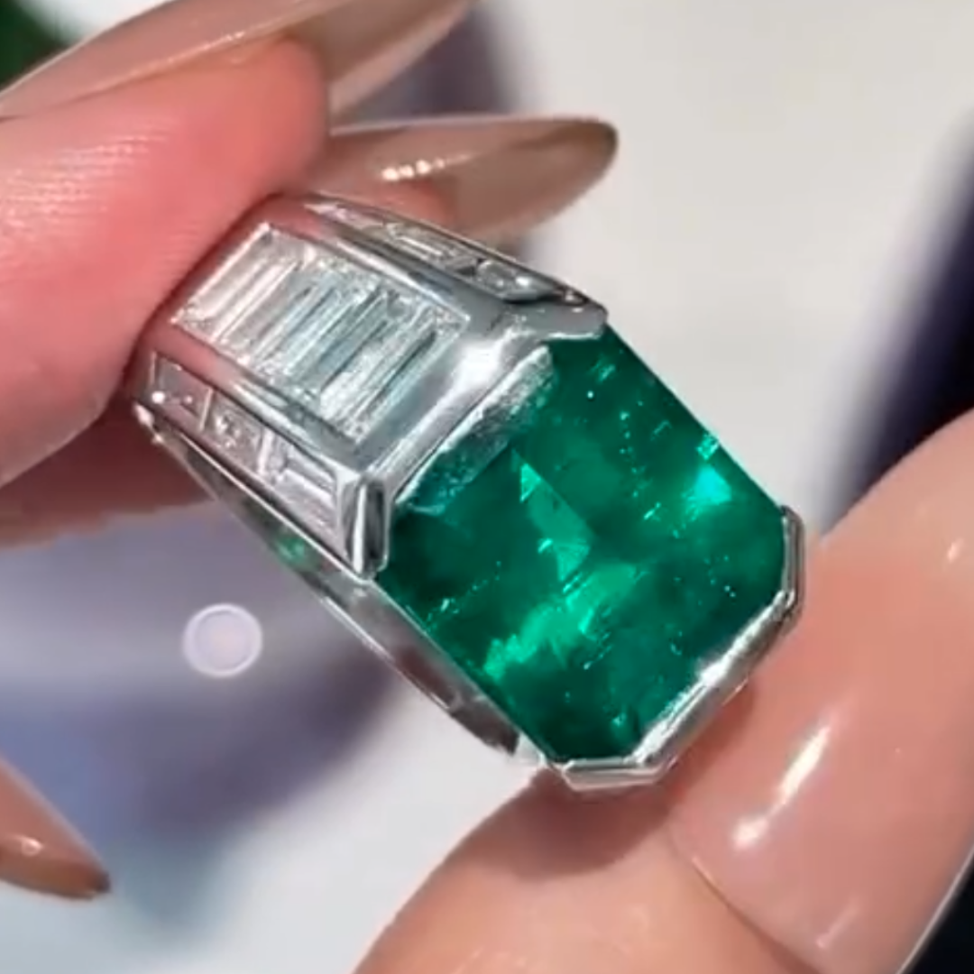 10ct Men's Emerald Green Stone Ring