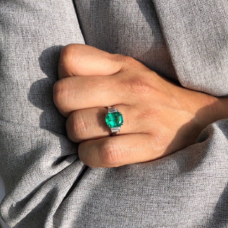 3.05CT Classic Three Stone Emerald Cut Side Diamond Platinum Ring