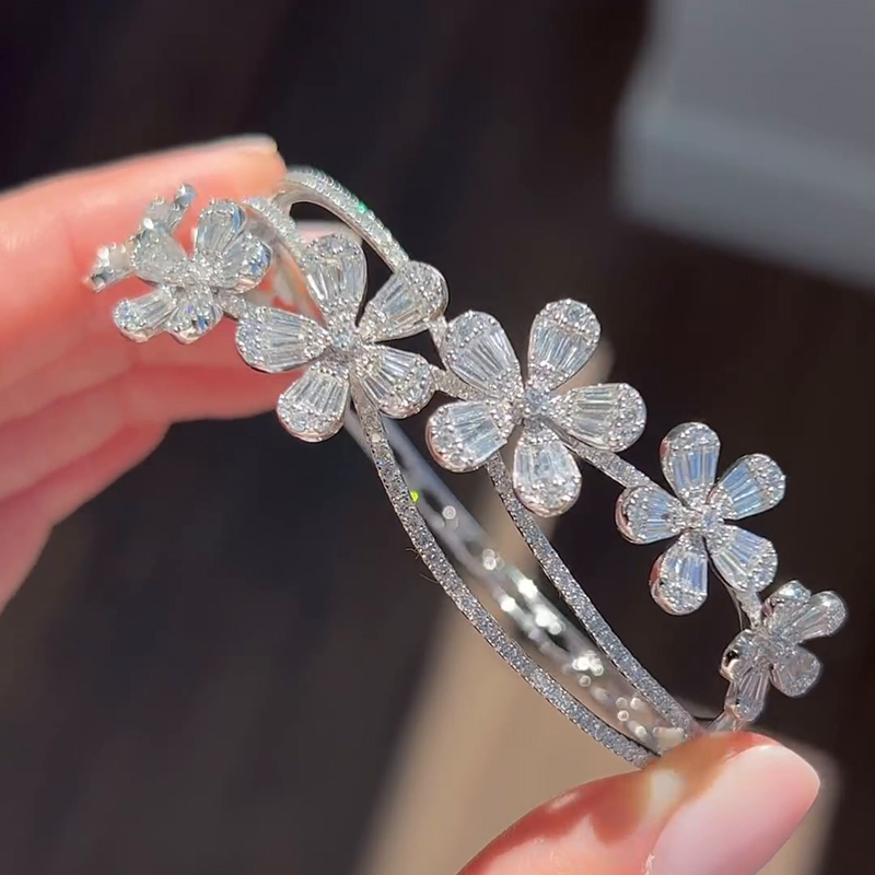 20ctw White Sapphire Handmade Flower Bracelet