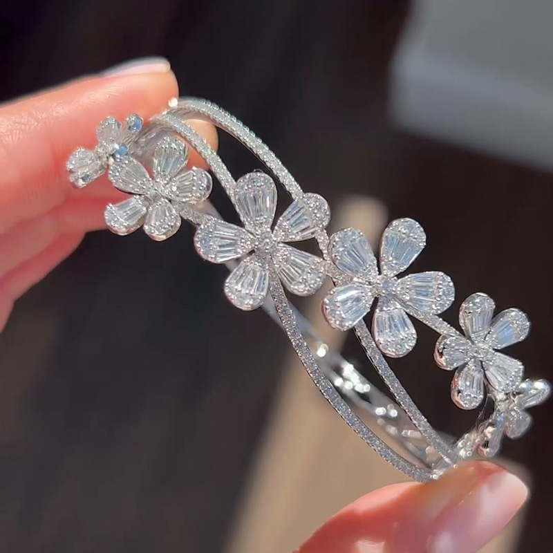 20ctw White Sapphire Handmade Flower Bracelet