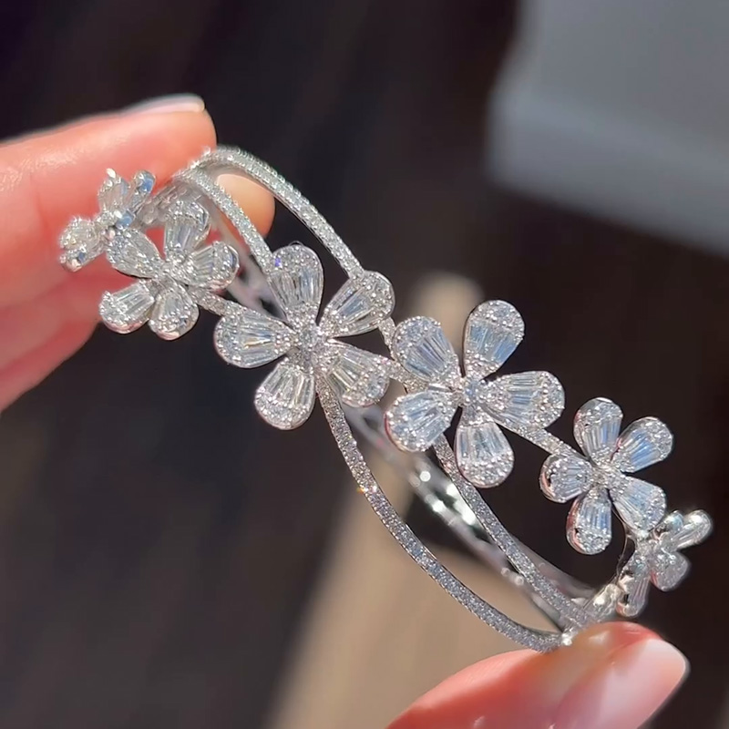 20ctw White Sapphire Handmade Flower Bracelet