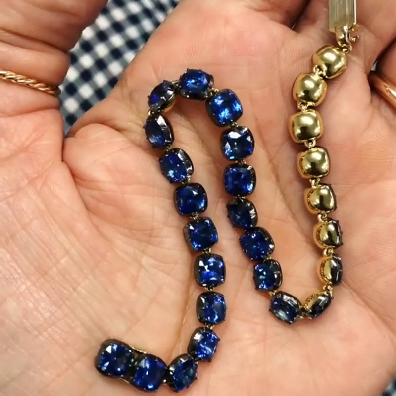 28ctw Cushion Cut Blue Sapphire Yellow Gold Handmade Bracelet