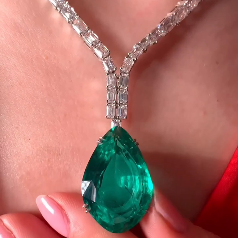 29ct Pear Cut Emerald Handmade Pendant Necklace