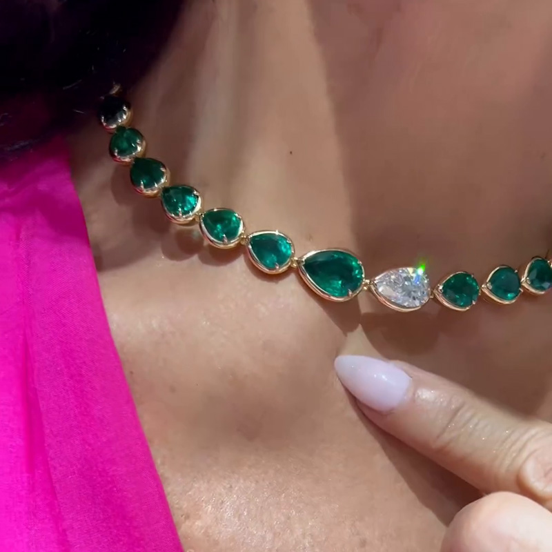 55ctw Pear Cut Emerald & White Sapphire Yellow Gold Handmade Choker Necklace