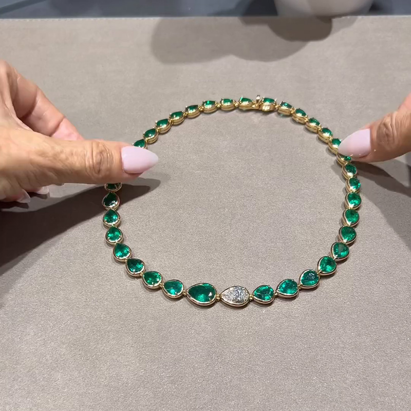 55ctw Pear Cut Emerald & White Sapphire Yellow Gold Handmade Choker Necklace