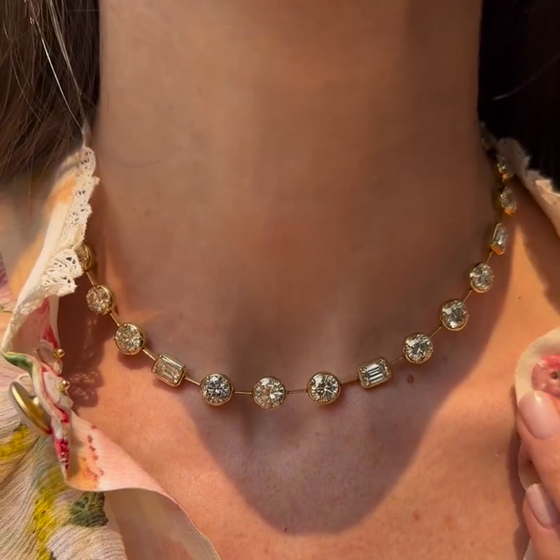 34ctw Emerald And Round Cut White Sapphire Handmade Necklace In Yellow Gold