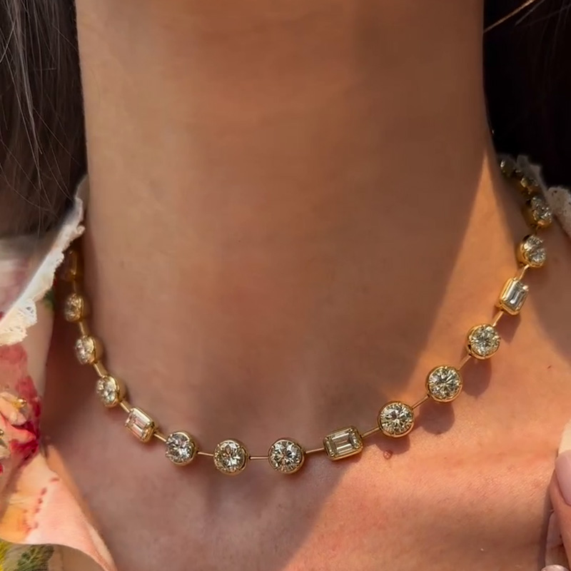 34ctw Emerald And Round Cut White Sapphire Handmade Necklace In Yellow Gold