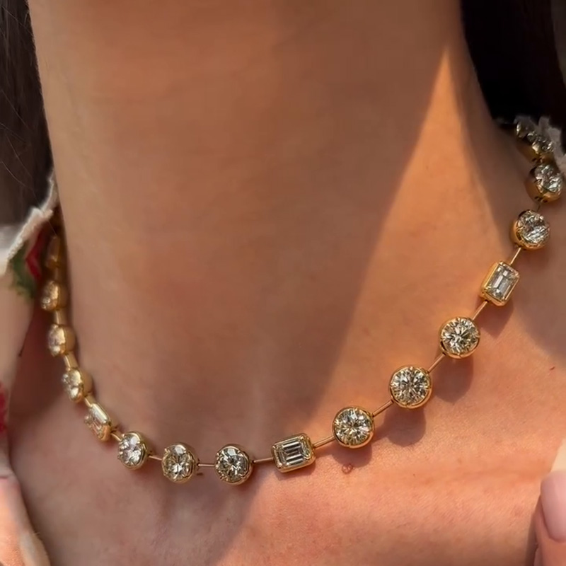 34ctw Emerald And Round Cut White Sapphire Handmade Necklace In Yellow Gold