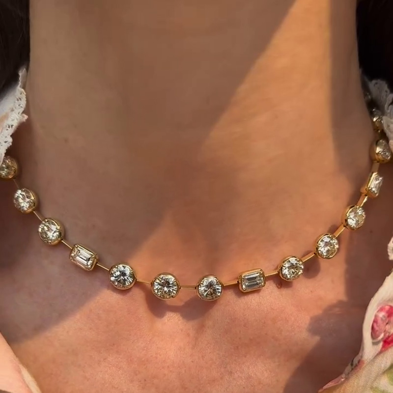 34ctw Emerald And Round Cut White Sapphire Handmade Necklace In Yellow Gold