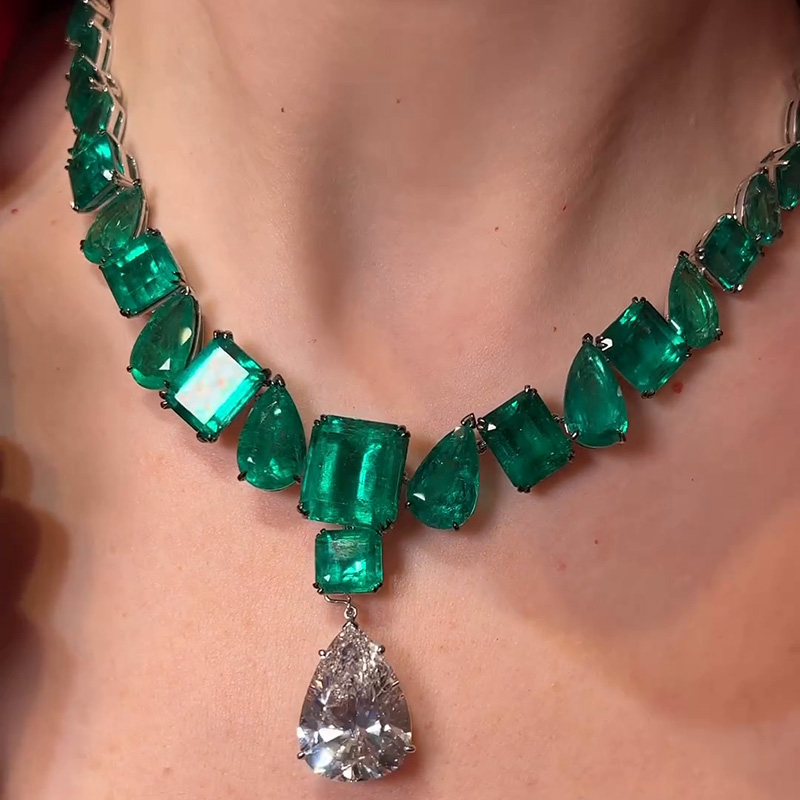 190ctw Multi-Cut Emerald And White Sapphire Luxury Handmade Pendant Necklace