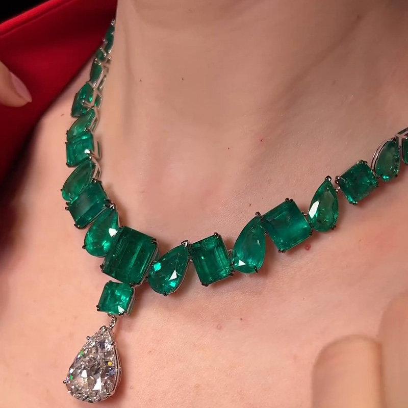 190ctw Multi-Cut Emerald And White Sapphire Luxury Handmade Pendant Necklace