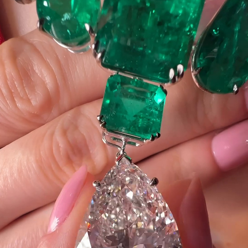 190ctw Multi-Cut Emerald And White Sapphire Luxury Handmade Pendant Necklace